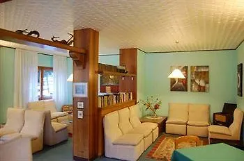 Rezia Hotel 3*