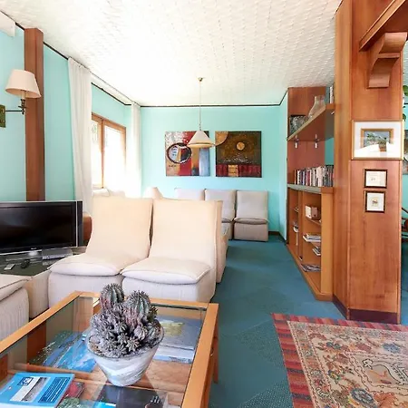 Rezia Hotel 3*