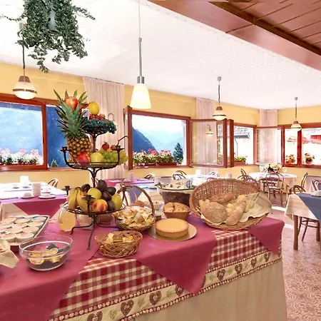 Hotel Rezia 3*